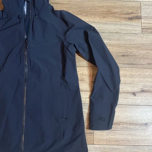 Drydecta long long sleeve rain coat by Duluth trading Co - Picture 4 of 10